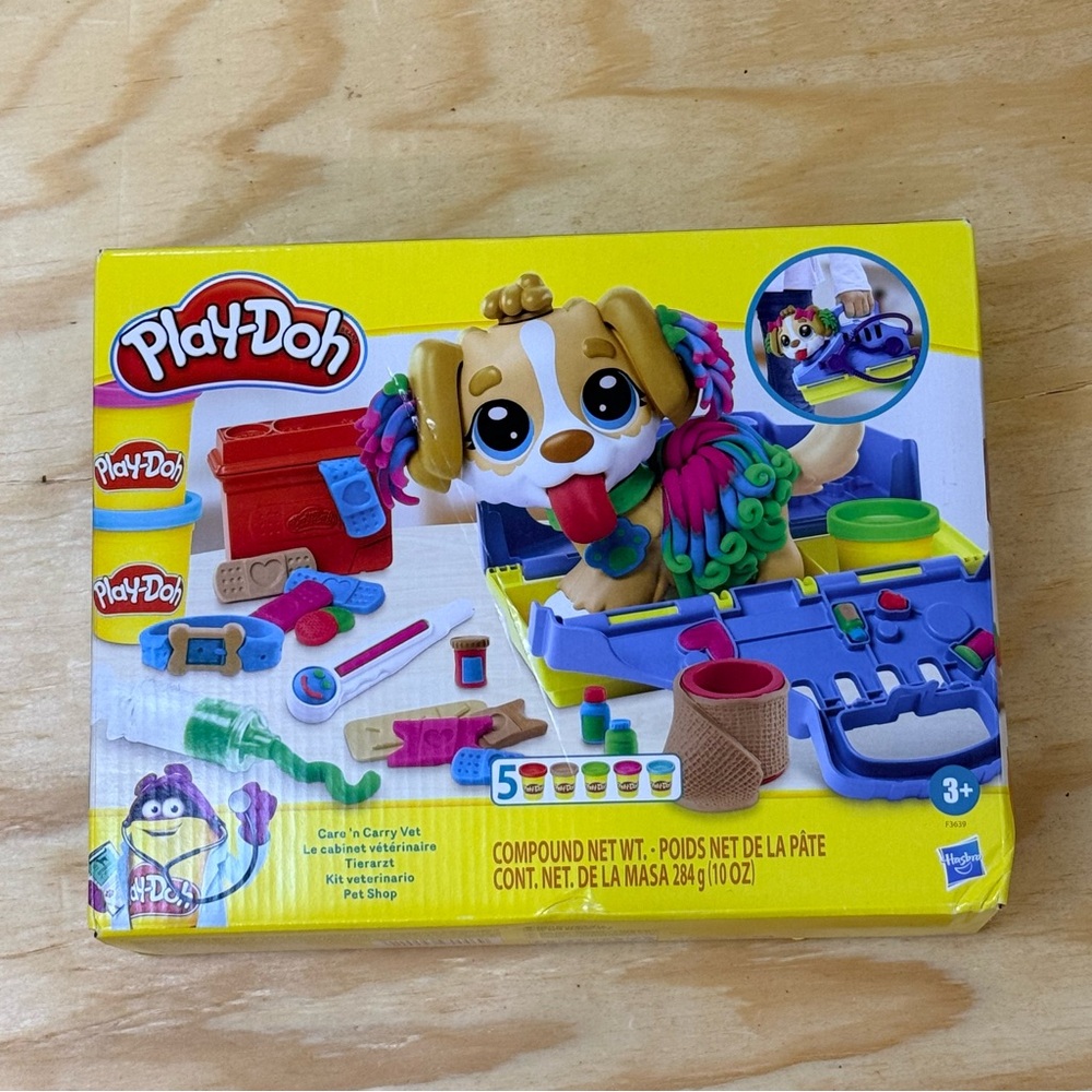 Play-Doh Care ’n Carry Vet Playset Puppy | 5 Cans | Kids Pretend Toy - Picture 5 of 9